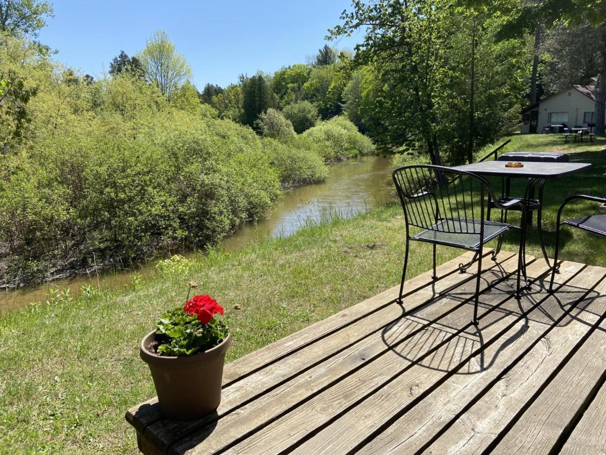Betsie Riverside Resort Benzonia Exteriér fotografie